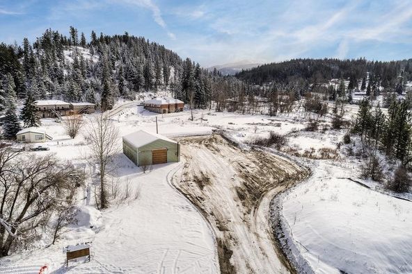 42024 Riverview Dr, Kingston, ID 83839